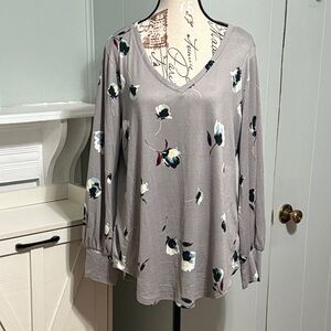 ⭐️3/$25⭐️ NWT ! Maurices Floral V-Neck Women's top